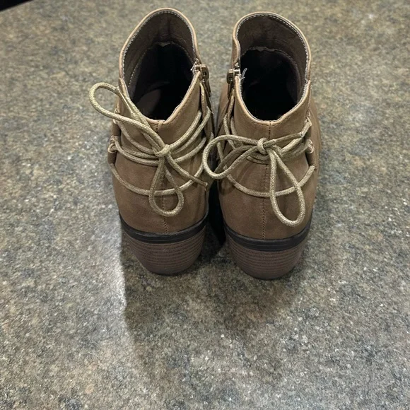 Pierre Dumas Tan Ankle Boots size 6 EUC - Picture 3 of 7